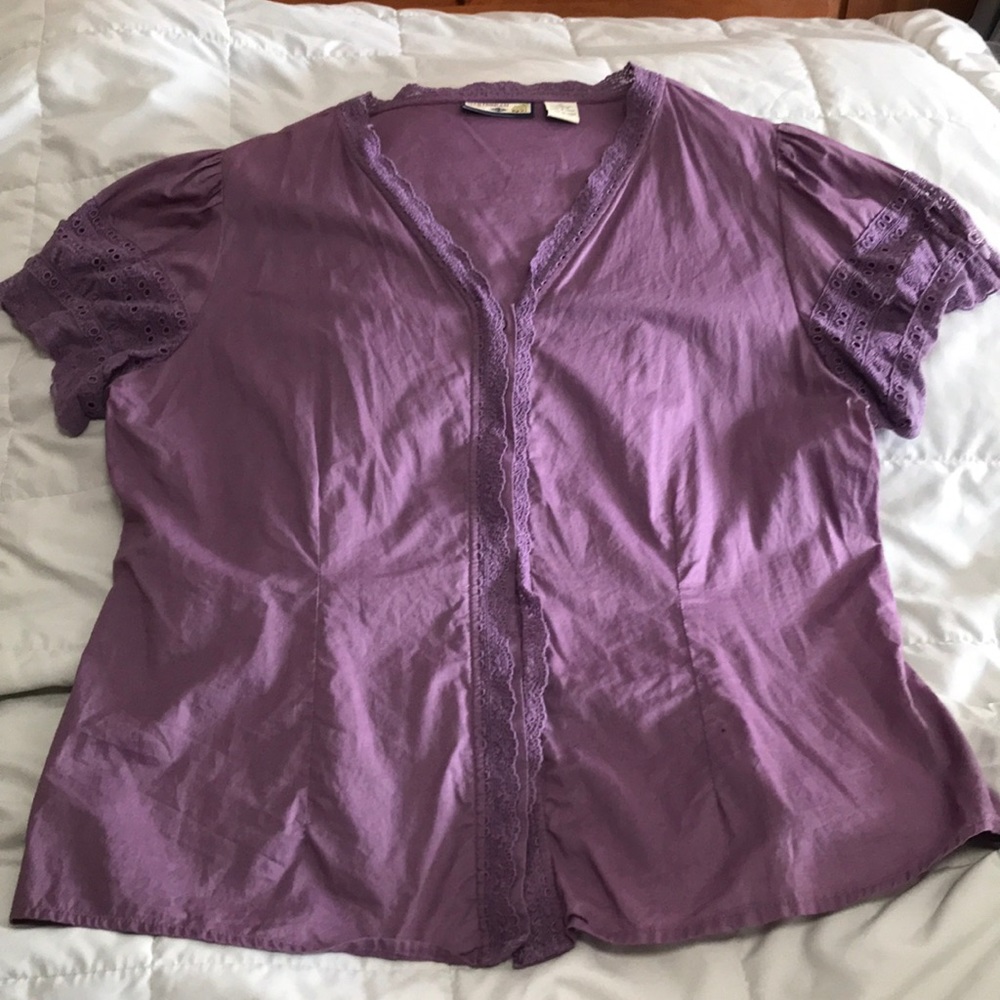 Caribbean Joe button up shirt.